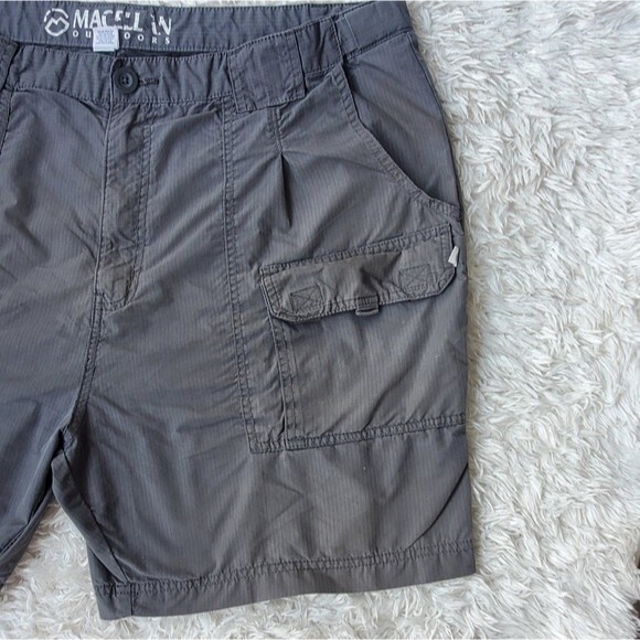Mens grey gray Magellan Cargo Walking Hiking Casual Cargo Shorts 7" size 40 - Picture 2 of 10